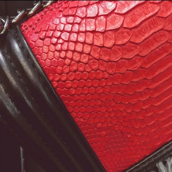 Red Snake Skin Quilted Leather Shoulder bag - Picture 3 of 5